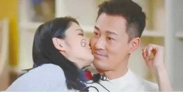 小仓鼠吃瓜子