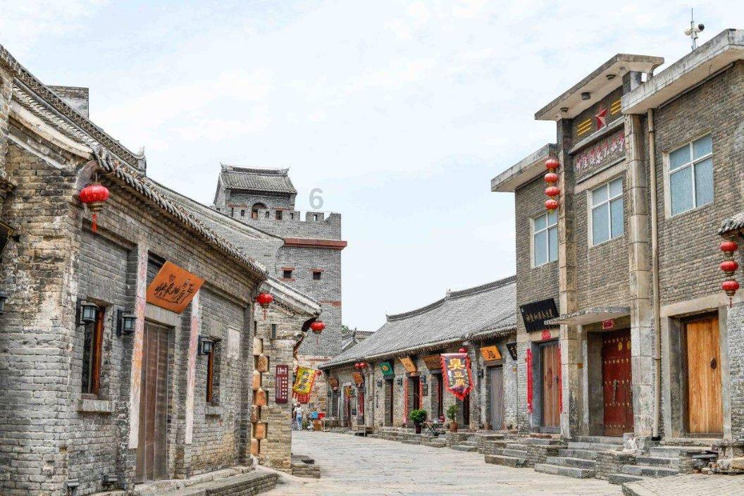 夏日时尚的爱丽